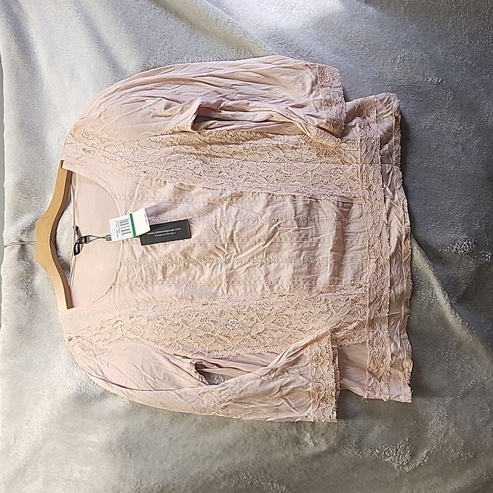 Light pink 3/4 sleeved large shirt by Cable and Gauge